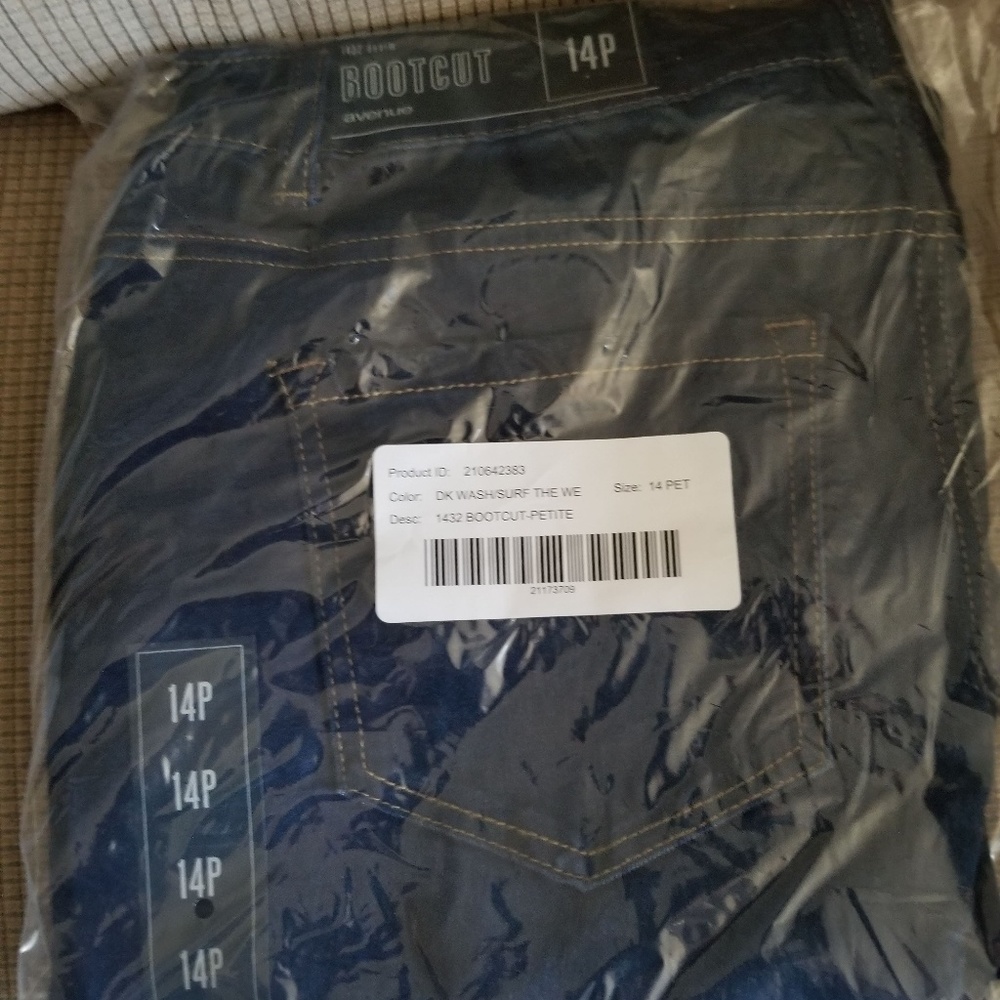 NWT Avenue boot cut denim